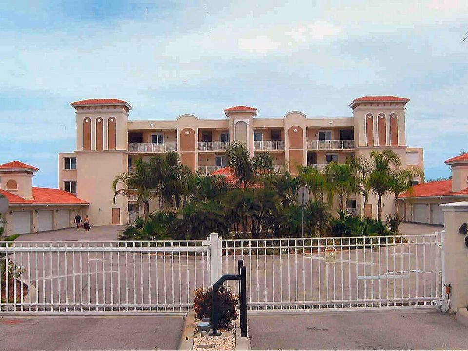 Front-Gated Community