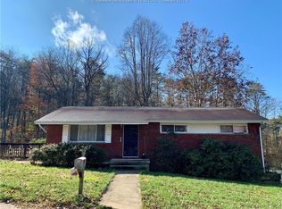 110 Savilla Ln, Charleston, WV 25312