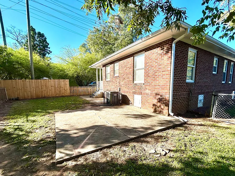 1020 Hill St SE — Photo 15