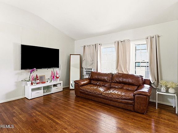5th image of 37 Raymond Avenue