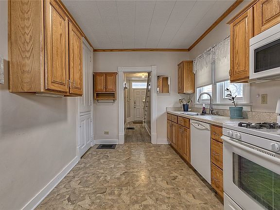 5th image of 2038 Atlantis Dr