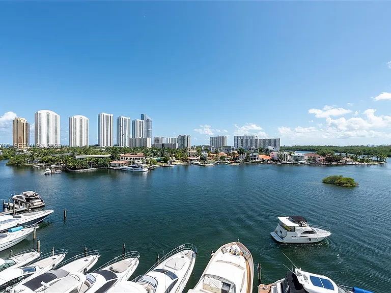 400 Sunny Isles Blvd #1518 — Photo 40