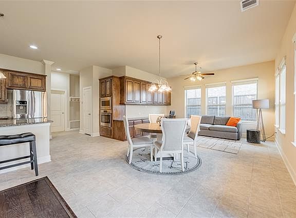 3rd image of 662 Dry Canyon Dr