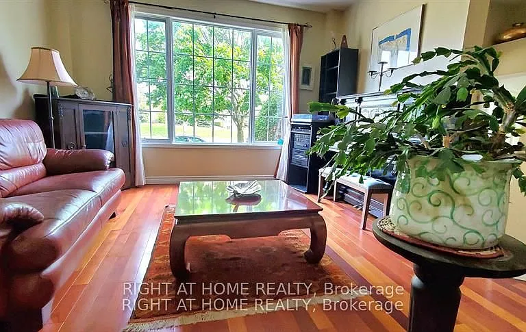 142 Windhurst Dr — Photo 8