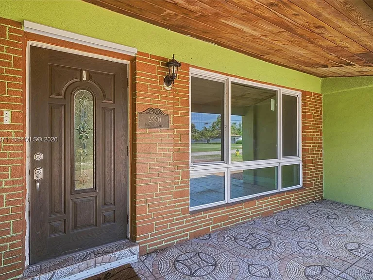 2220 De Soto Dr — Photo 3