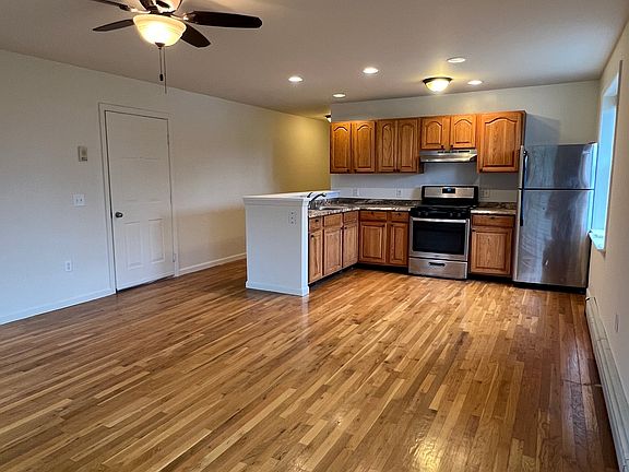 4th image of 74 North St APT 5