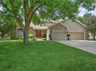 963 Stevens Creek Cir, Forsyth, IL