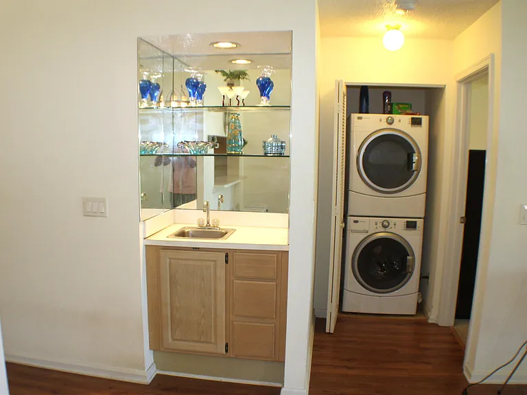 1082 Keystone Dr #C — Photo 8