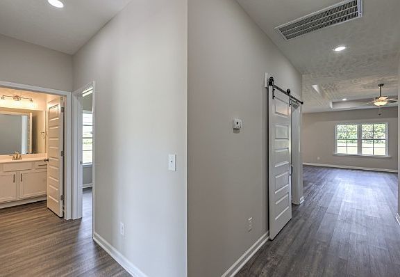 5th image of 21 Bartow St Lot 6