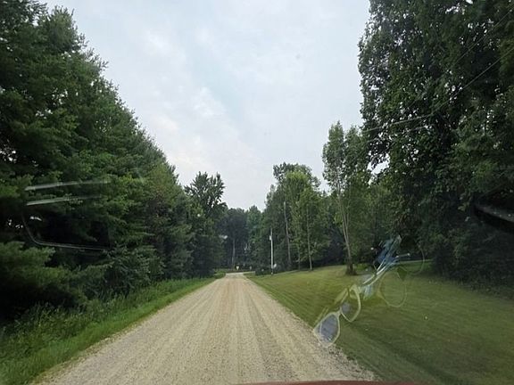 Exterior Neighborhood (street photo)