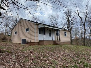40 31st St E, Nitro, WV 25143