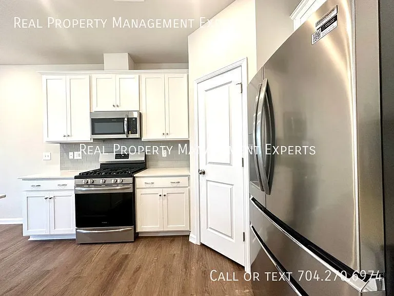 13123 Cottage Crest Ln — Photo 7