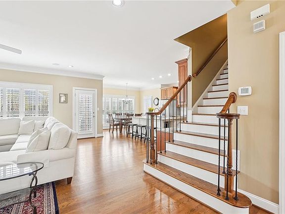 5th image of 6 Rosebay Ln
