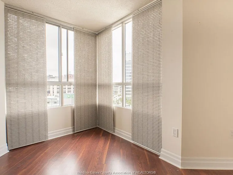 75 Riverside Dr E #901 — Photo 16