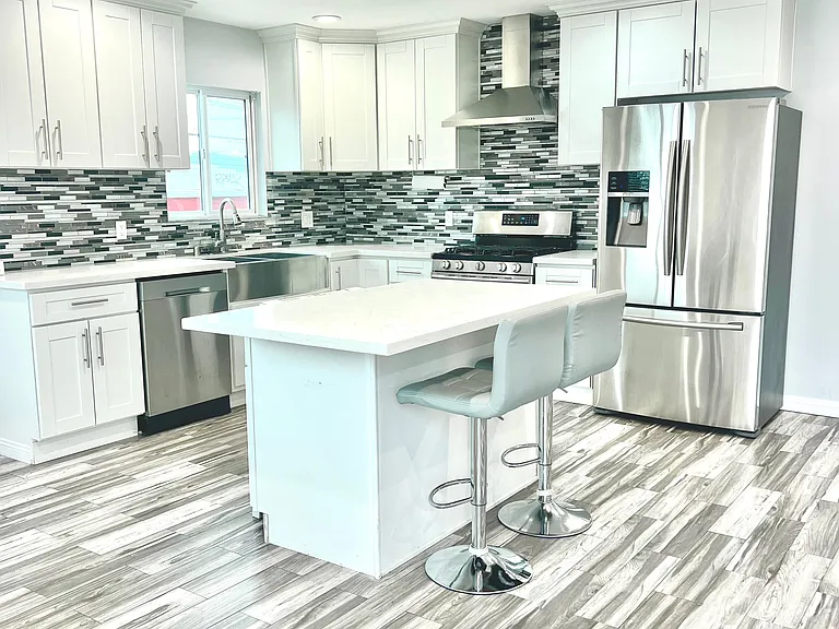 5710 Willowcrest Ave #D — Photo 1