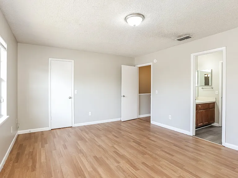 7656 Arble Dr — Photo 10