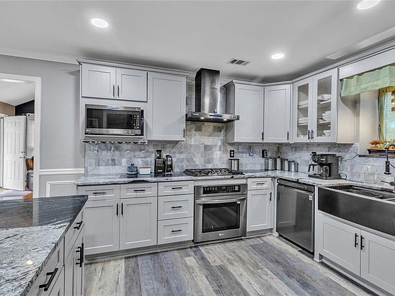 3rd image of 4086 Rex Rd