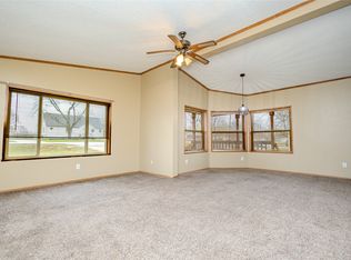 4084 NE 44th Dr, Des Moines, IA 50317