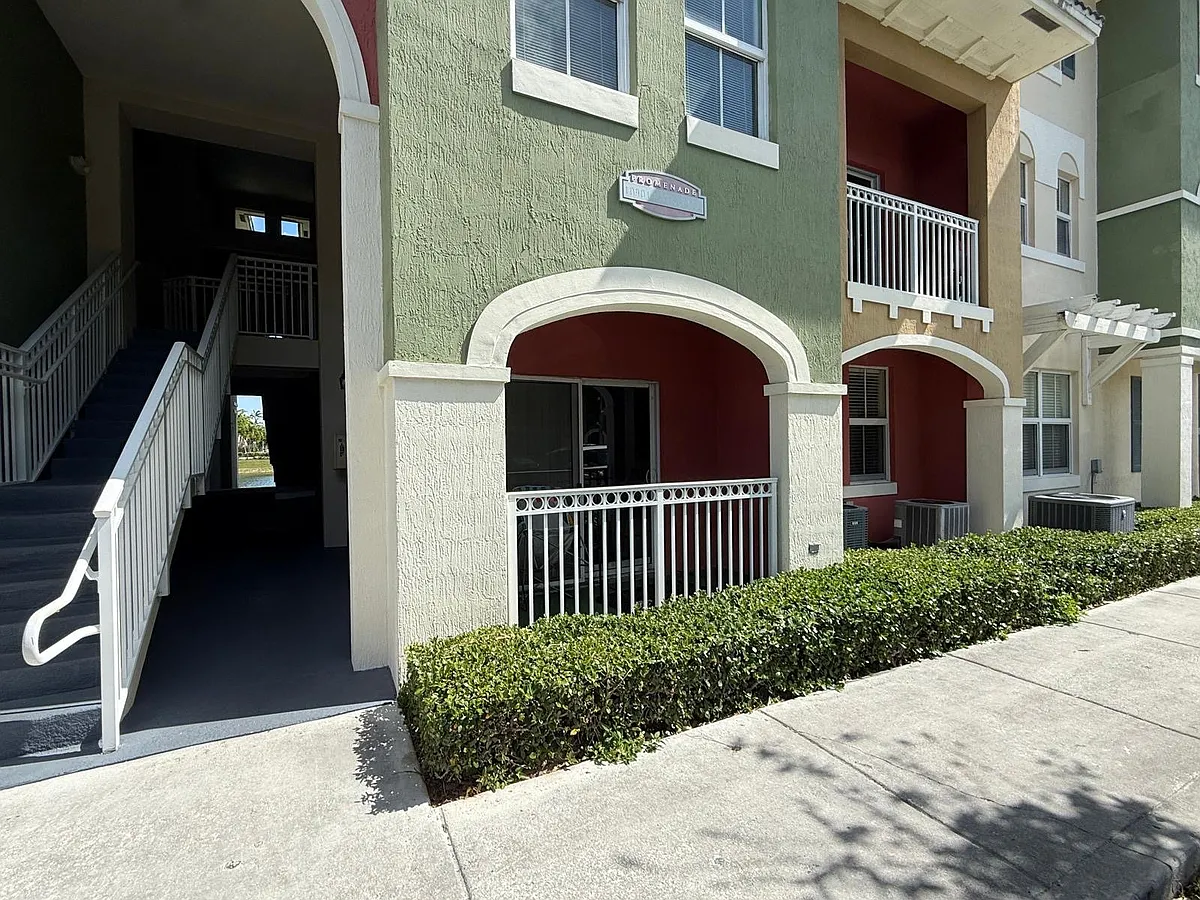 Building Photo - 10901 NW 83rd St