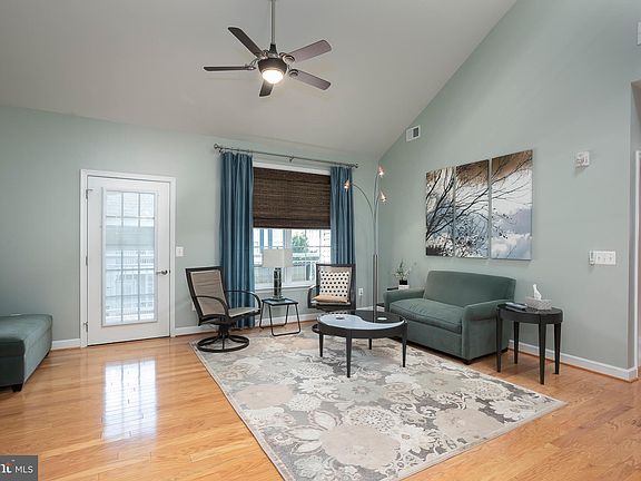 5th image of 1520 Enyart Way Unit 302