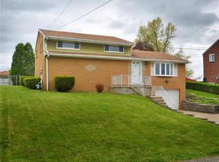 423 Regency Dr, Pittsburgh, PA 15239