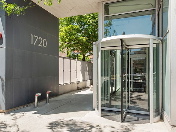 2nd image of 1720 S Michigan Ave APT 904