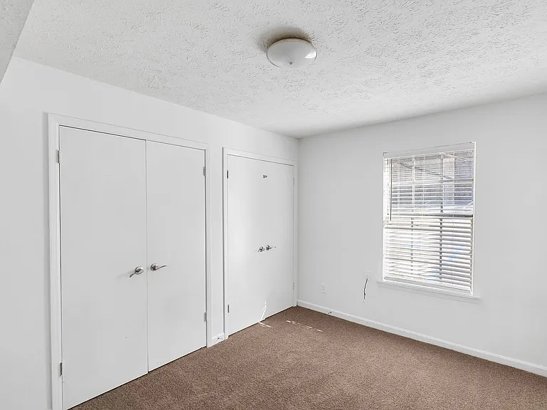Redwood Manor — Photo 18