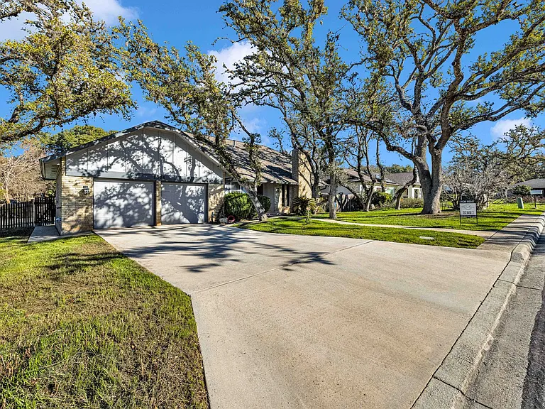 11506 Whisper Cir — Photo 3