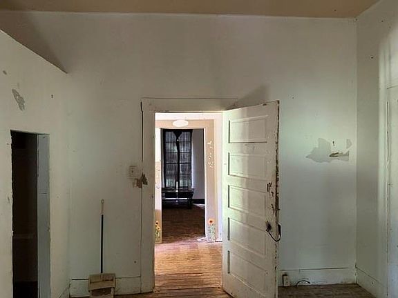 4th image of 1201 Cummings St