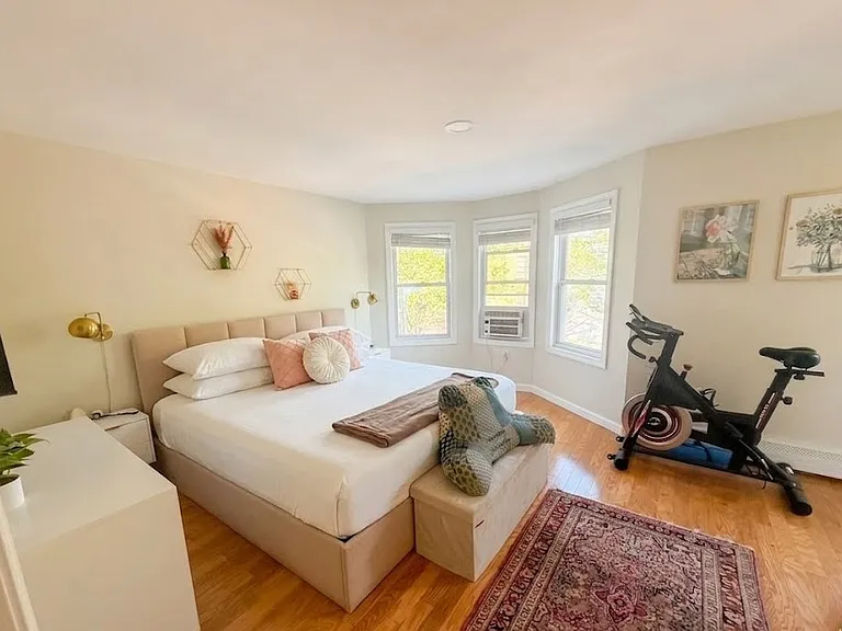 275 Chelsea St #3 — Photo 6