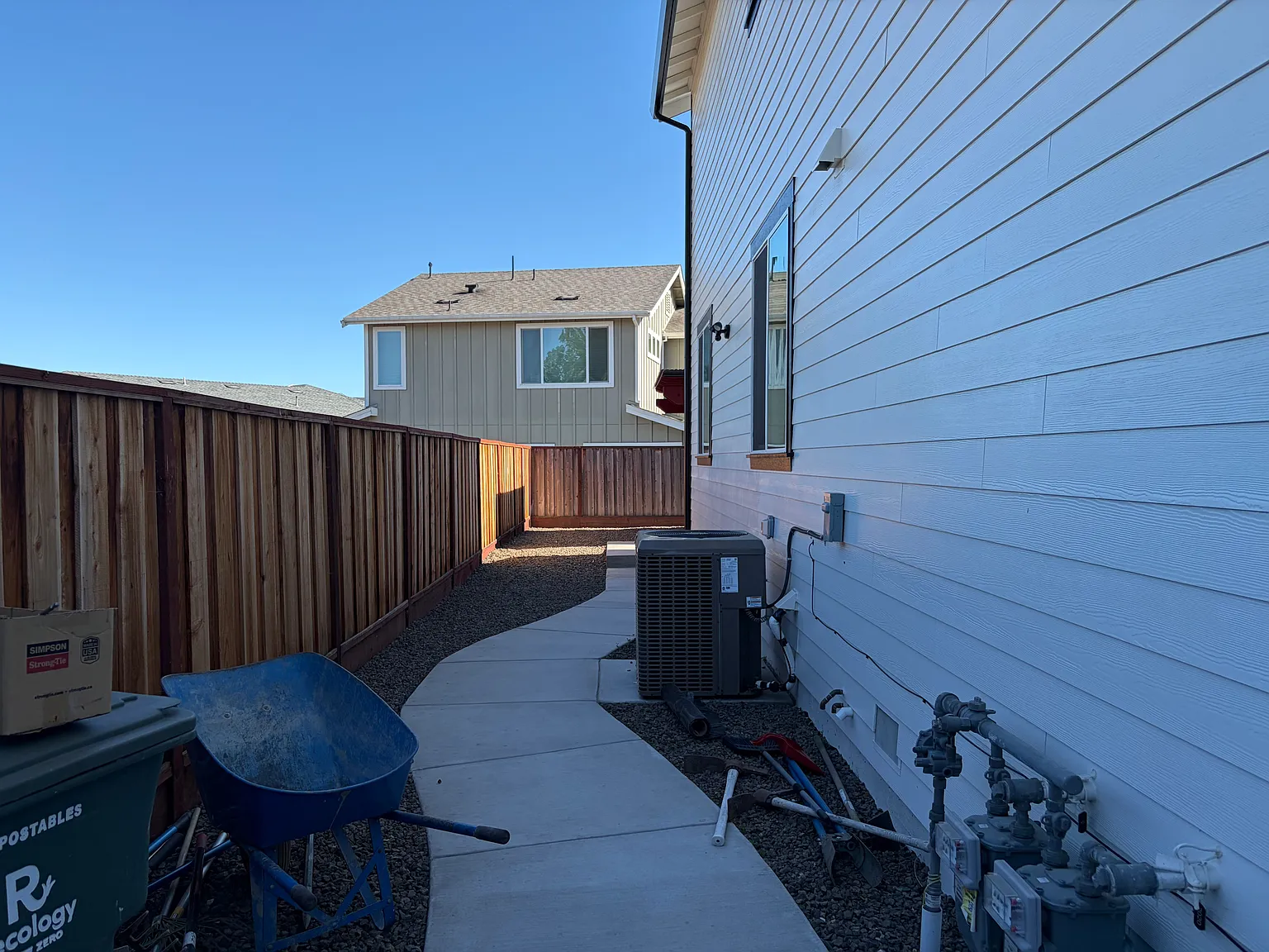 4 bed, 1850 sqft, $4,000 — Photo 2