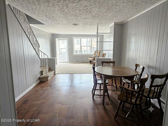 2nd image of 403 W Cherry St