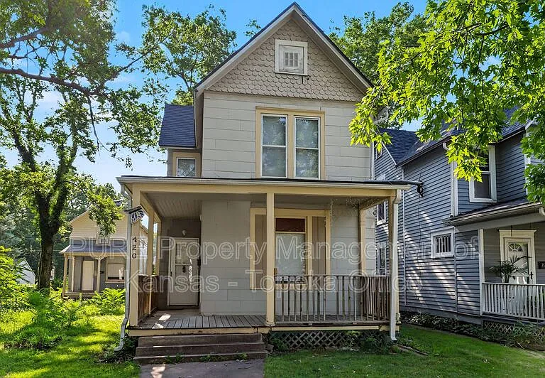 420 SW Buchanan St — Photo 1