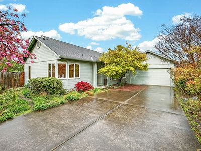 536 Parkside Dr, Ashland, OR, 97520