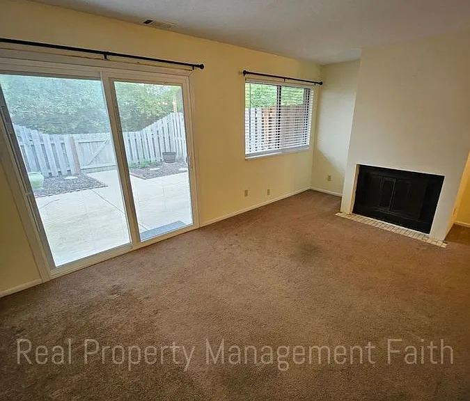 14 Greenwood Trl N — Photo 8
