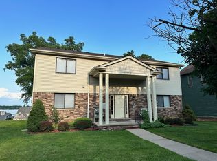 567 N Riverside Ave #3, Saint Clair, MI 48079