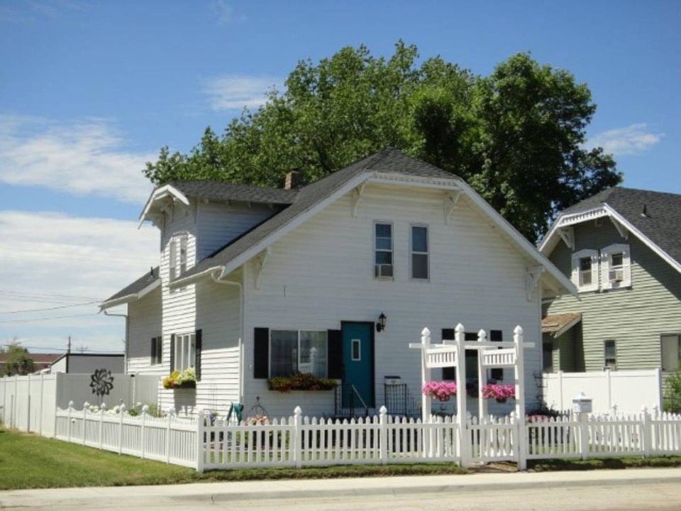 1st image of 120 N Lincoln Ave