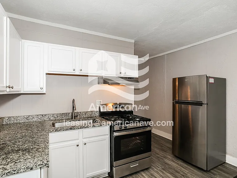 1431693_007_kitchen_7.jpg