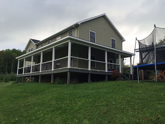 4th image of 443 Pearl St