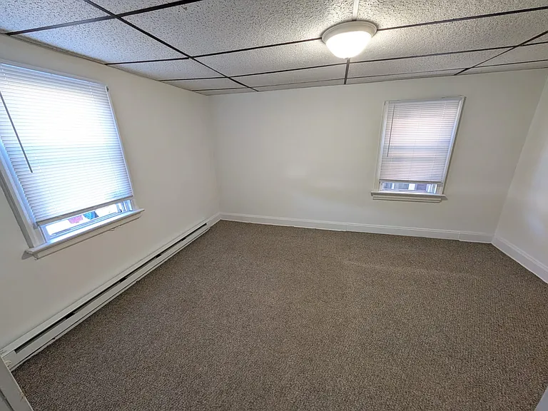 174 E Railroad St #B — Photo 2