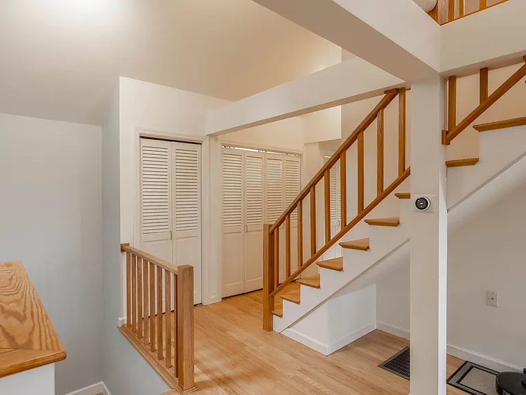 208-210 Vaughan Street — Photo 22