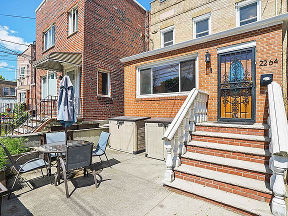 5th image of 22-64 Crescent St #1D