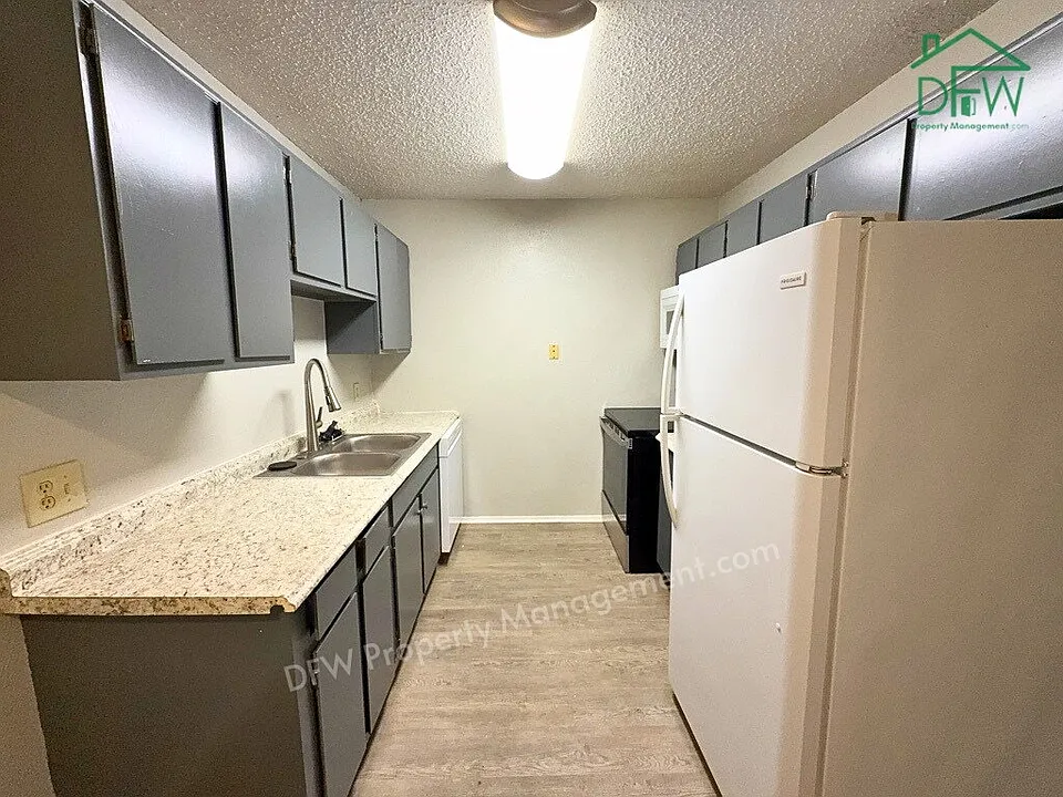 219 Fry St #5