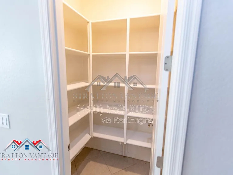 15244 W Moreland St — Photo 11