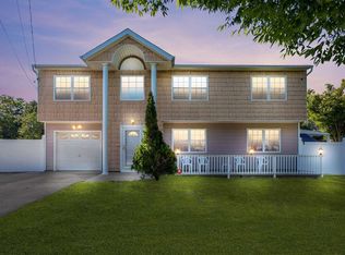 18 Watkins Ter, Amityville, NY 11701