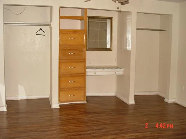 1330 Ormond Dr — Photo 3