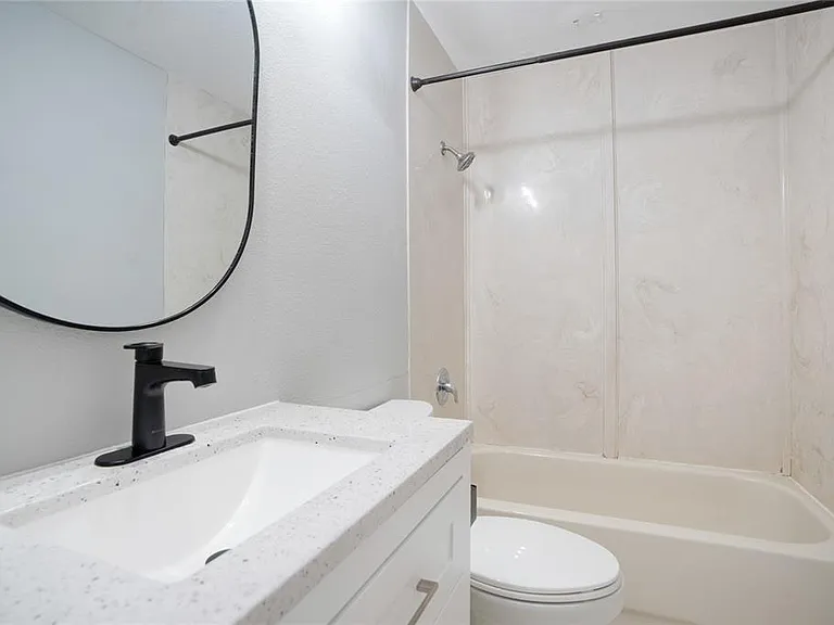 4717 Winslow Beacon #7 — Photo 19