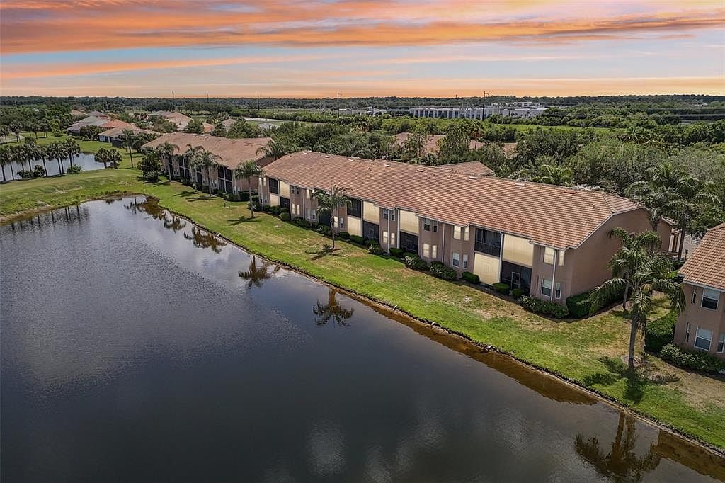 1003 Fairwaycove Ln Unit 201