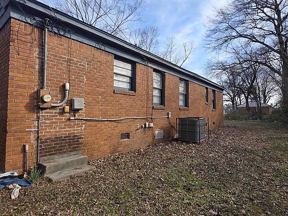 4th image of 1593 E Holmes Rd