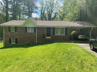 831 Larkin Ln SW, Mableton, GA 30126